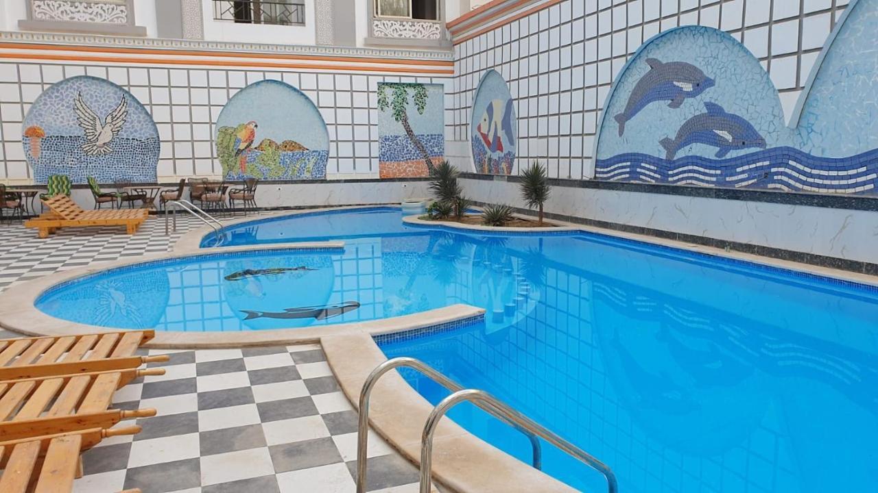 Pool View Next To The Marina,sheraton Plaza 320 Apartment